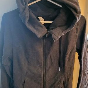 Lululemon hoodie size 8, size tag attached